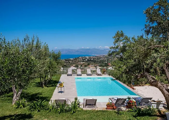 Villa Maria Con Piscina E Vista Mare