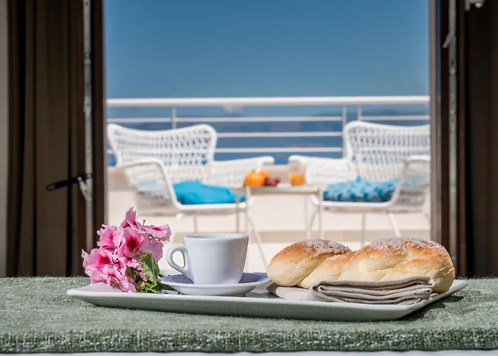 Villa Maria Con Piscina E Vista Mare